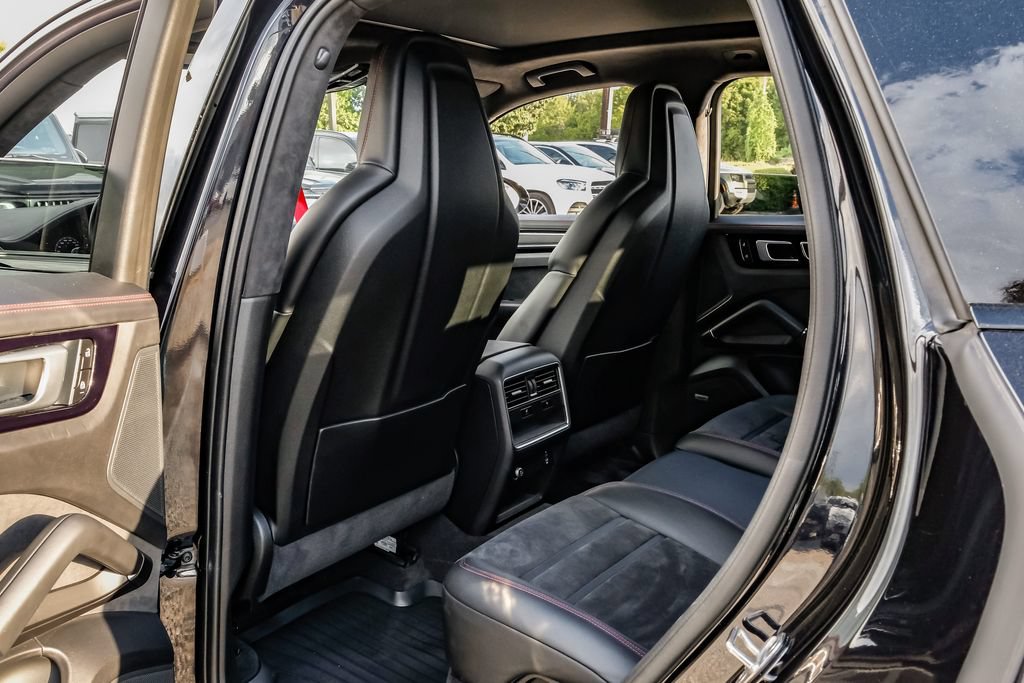 Used 2022 Porsche Cayenne GTS AWD/4WD image 45