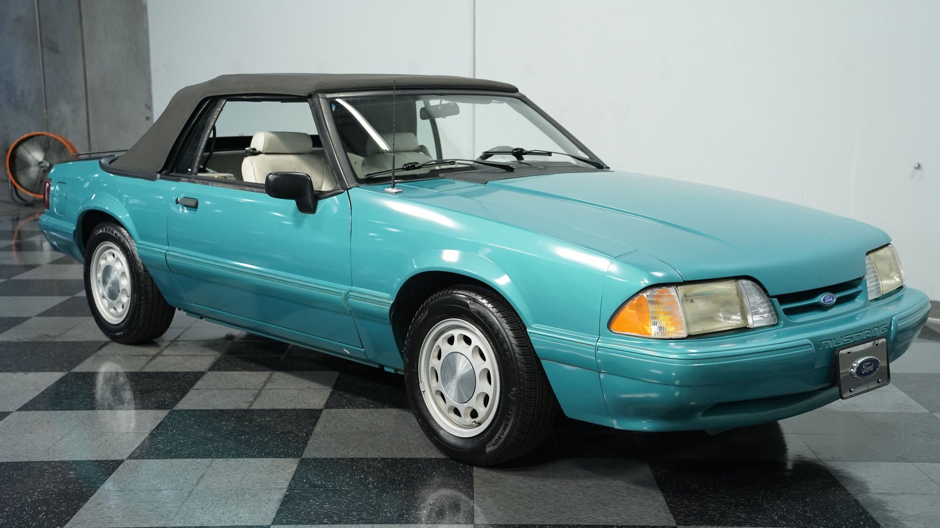 Used 1992 Ford Mustang LX image 13