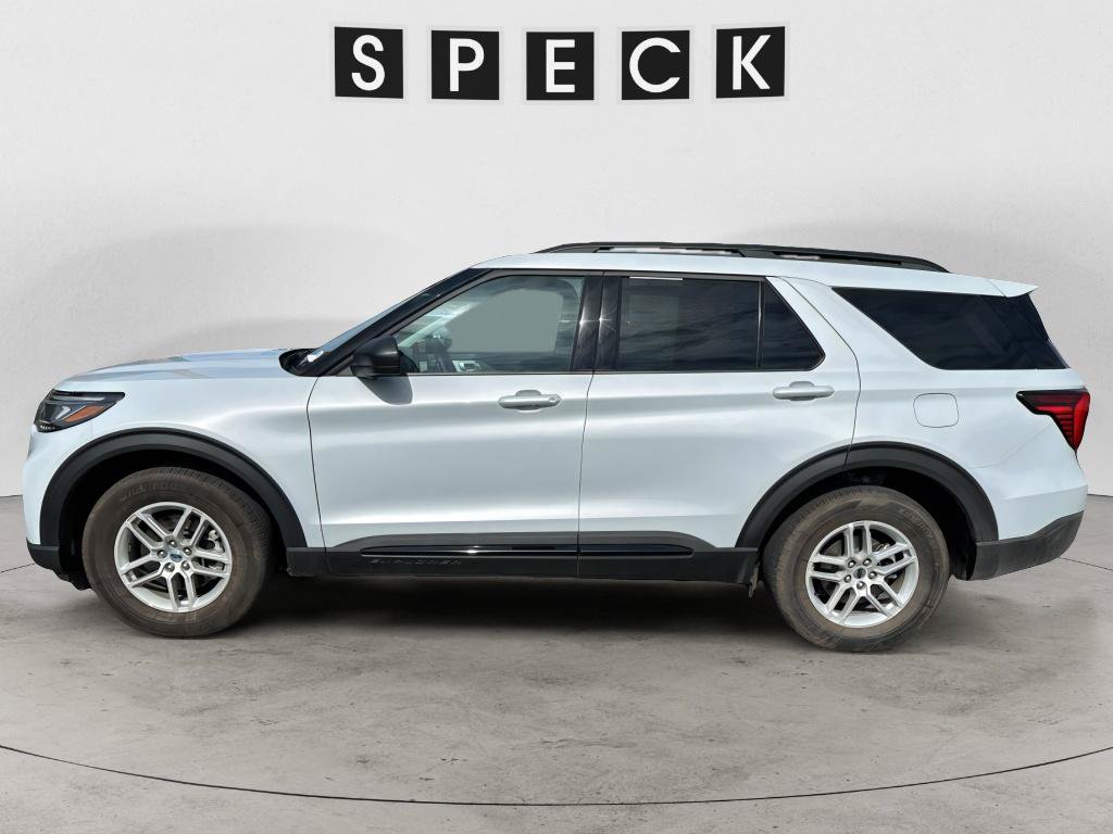 Certified 2026 Ford Explorer Active AWD/4WD image 2