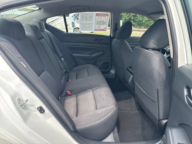 Used 2025 Nissan Altima 2.5 SV FWD image 29