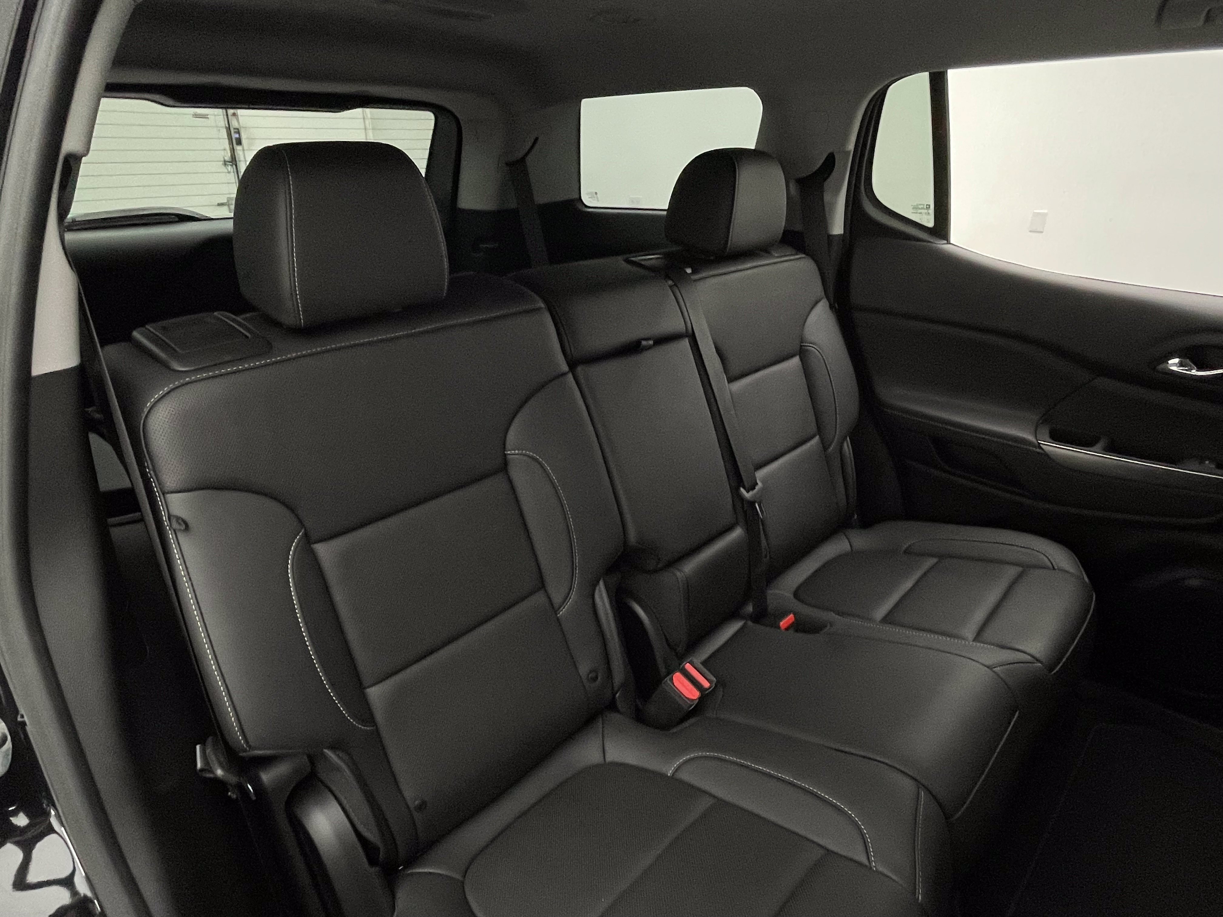 Used 2023 GMC Acadia SLT FWD image 36