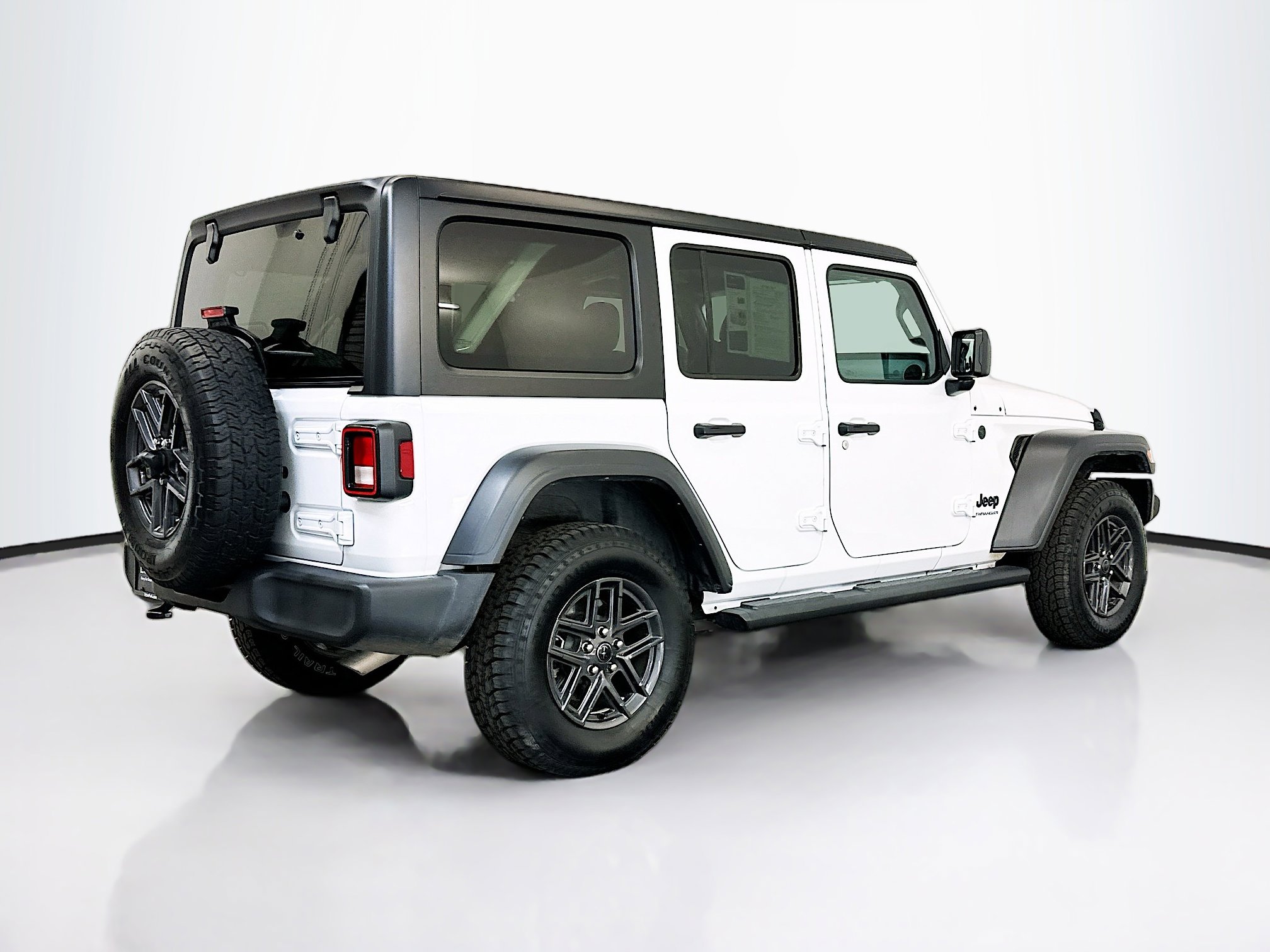 Used 2024 Jeep Wrangler Sport S image 9