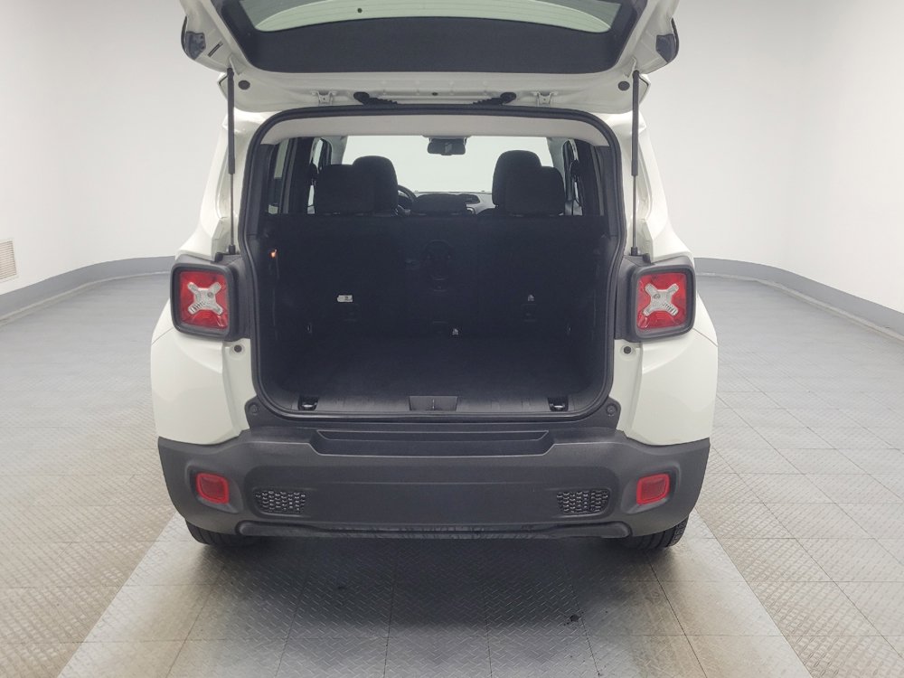 Used 2022 Jeep Renegade Latitude w/ Convenience Group image 29