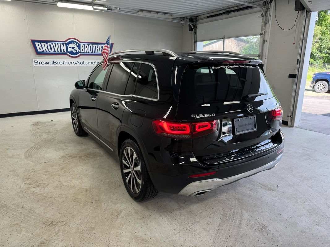 Used 2022 Mercedes-Benz GLB 250 4MATIC w/ Premium Package Lite image 4