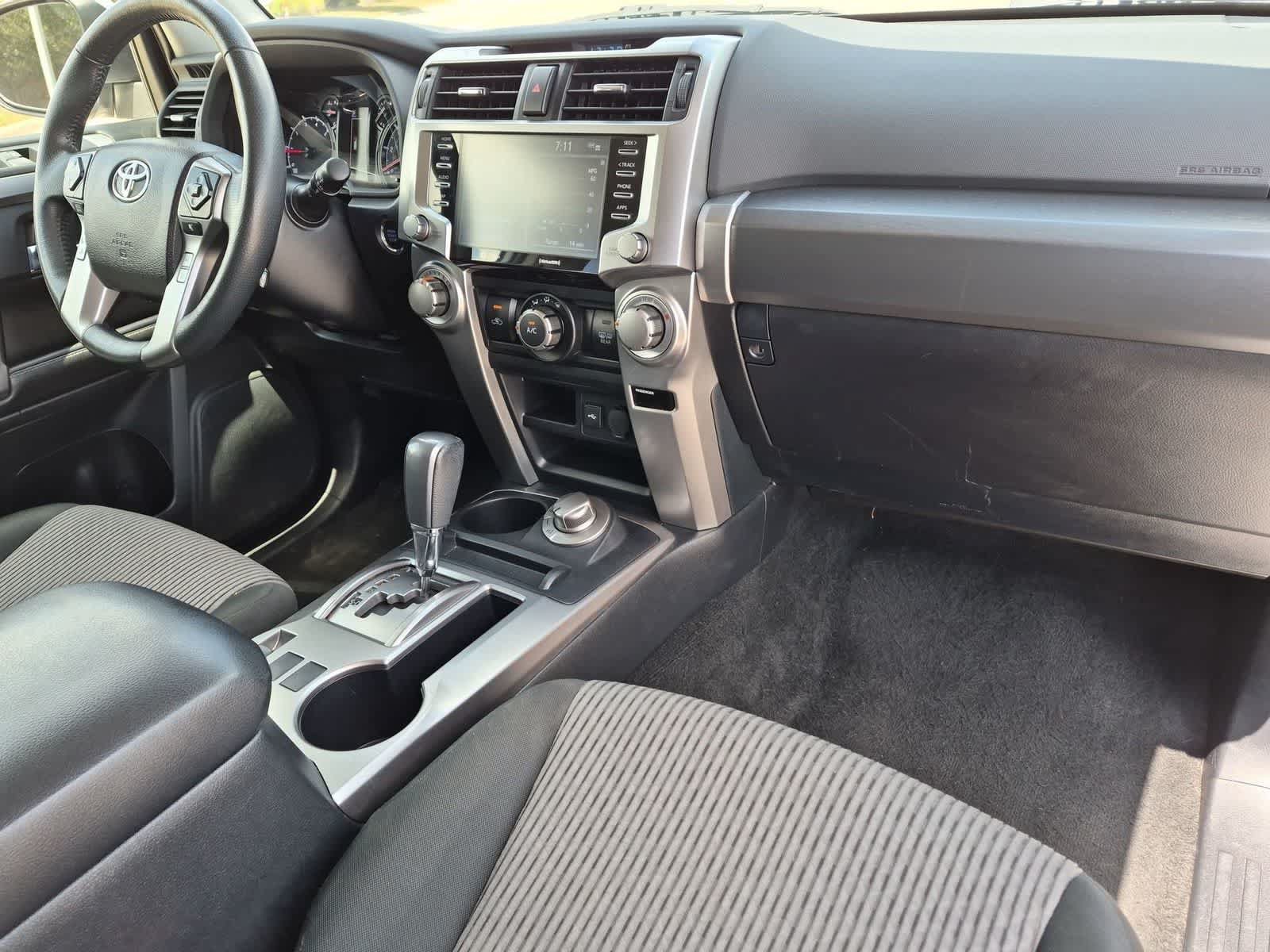 Used 2022 Toyota 4Runner SR5 AWD/4WD image 27