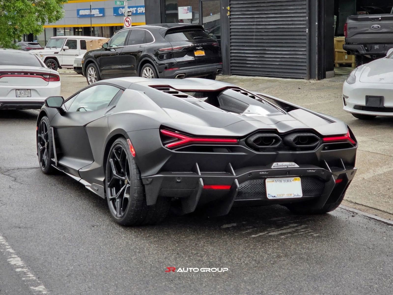 Used 2024 Lamborghini Revuelto AWD/4WD image 11