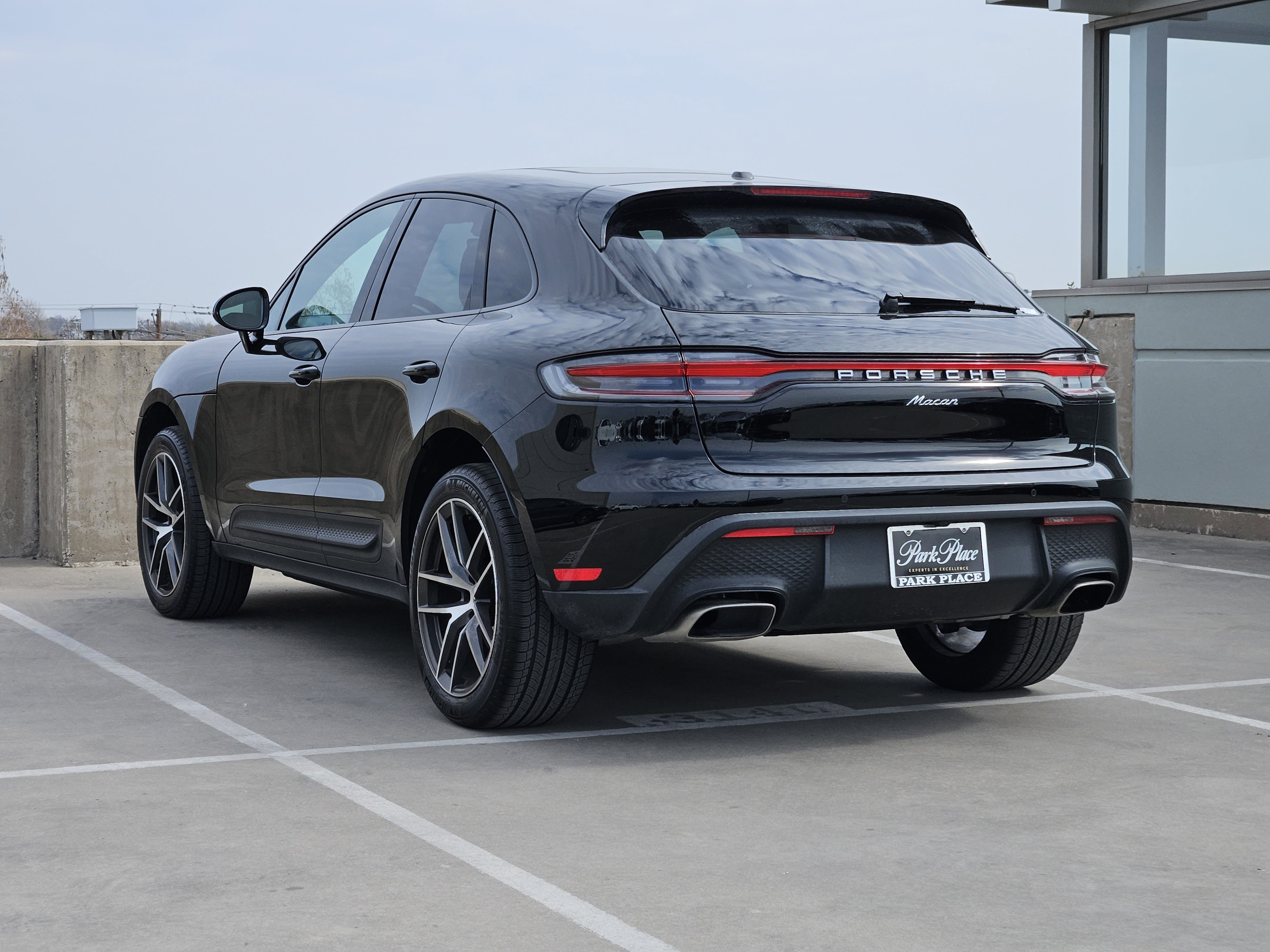 Certified 2026 Porsche Macan image 3