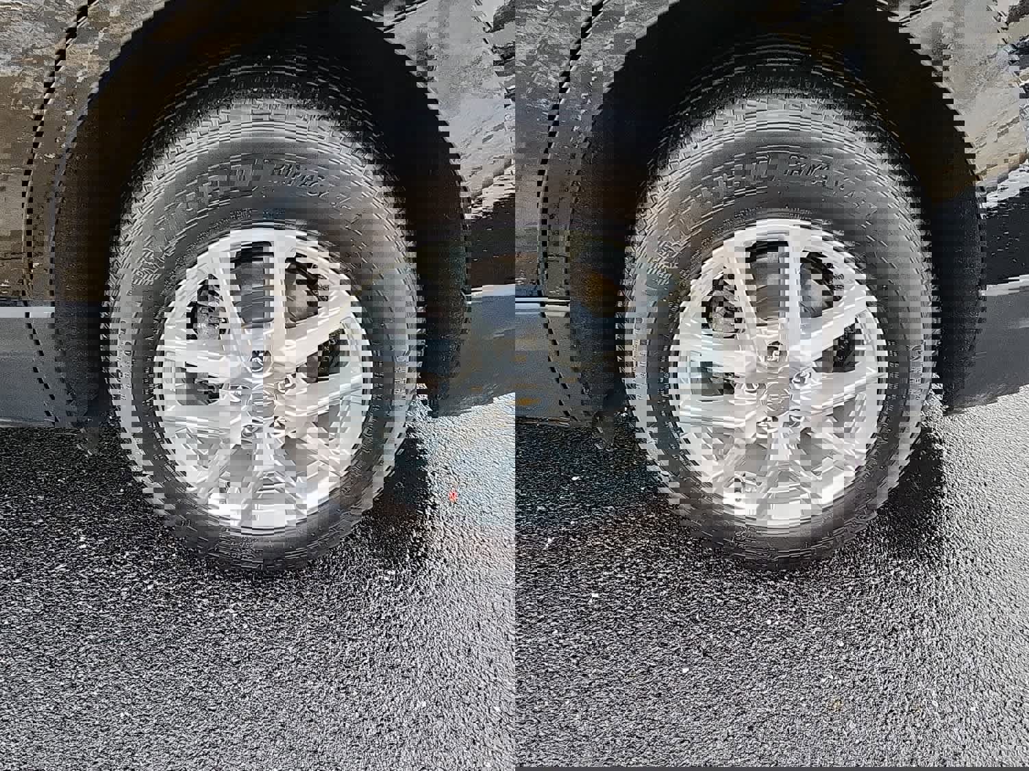 Used 2023 Chevrolet Equinox LS w/ LS Convenience Package image 11