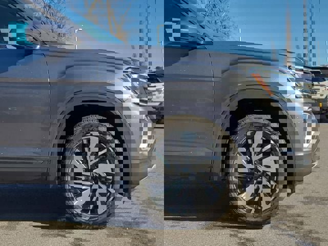 Used 2025 Volkswagen Atlas SE image 9