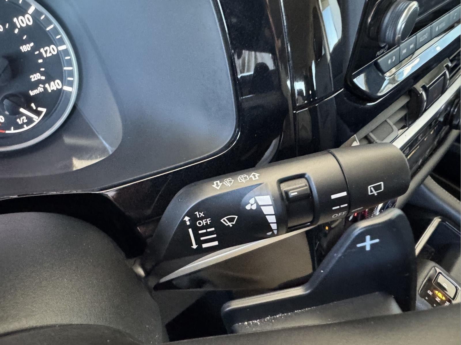 Used 2025 Nissan Pathfinder SV FWD image 13