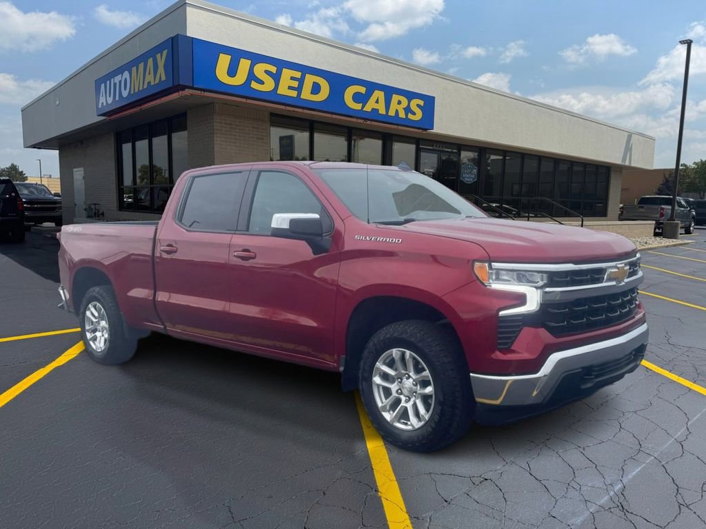 Used 2024 Chevrolet Silverado 1500 LT w/ Convenience Package II AWD/4WD image 4