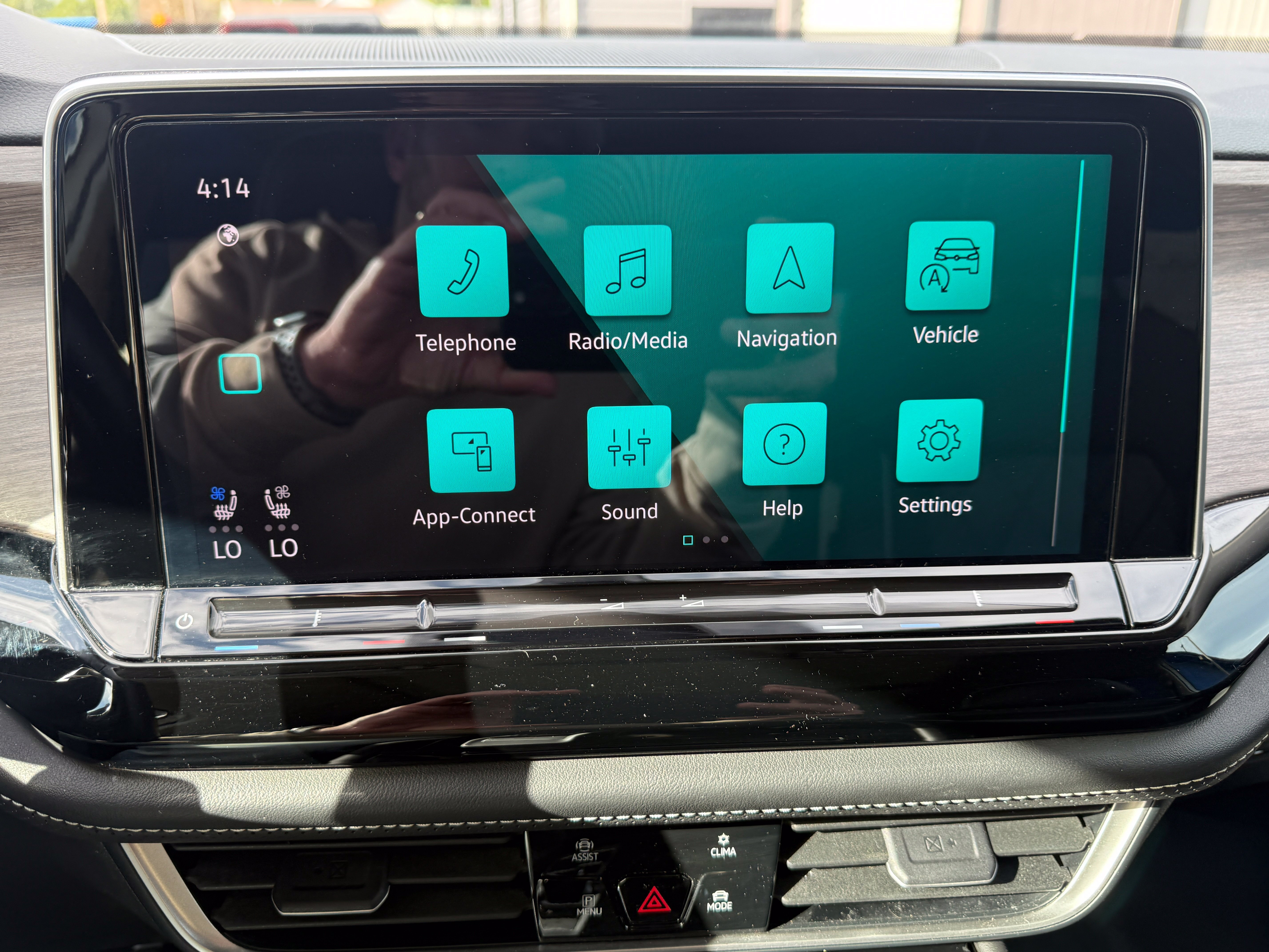 Used 2024 Volkswagen Atlas SEL Premium R-Line AWD/4WD image 8