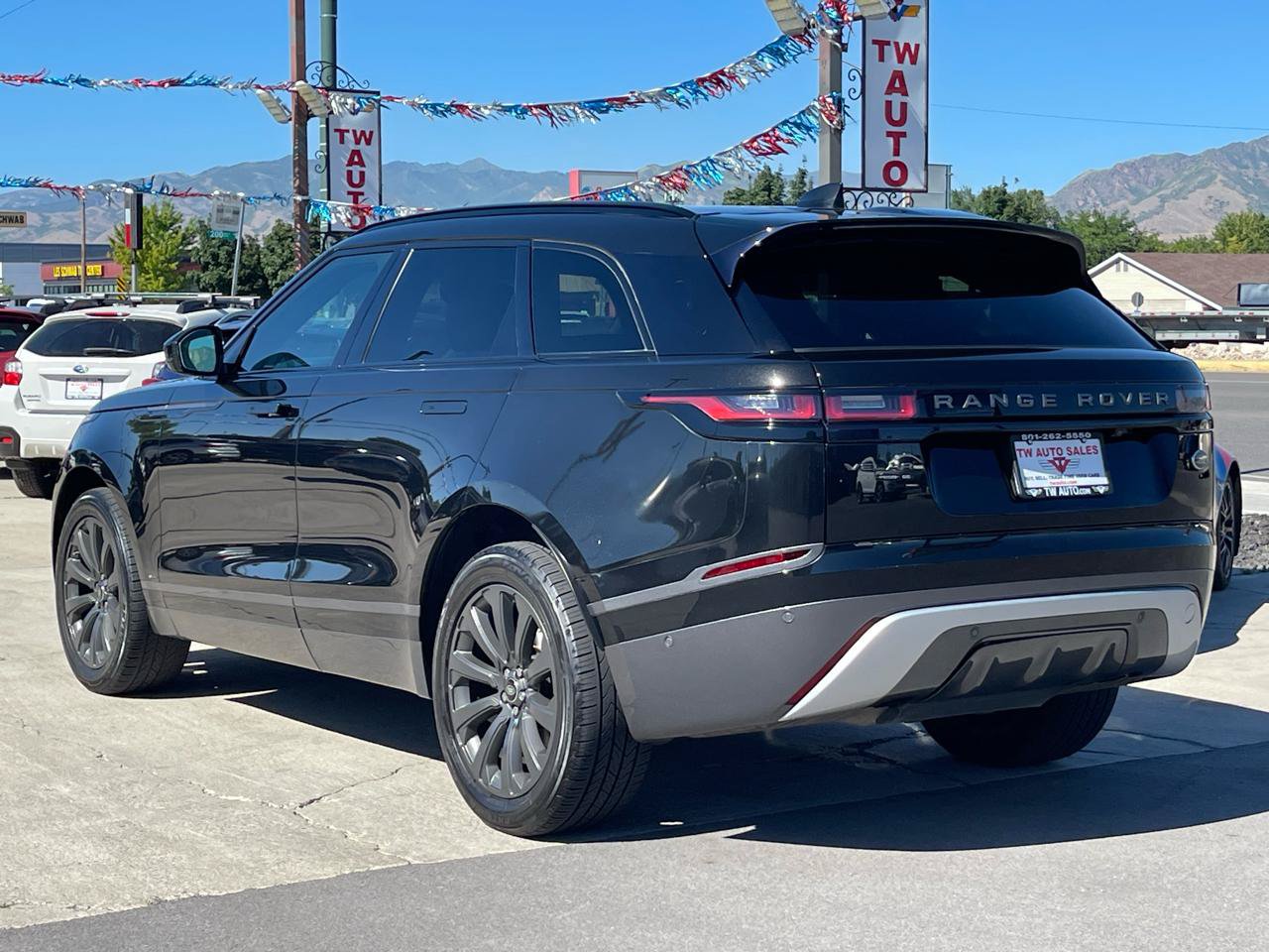 Used 2019 Land Rover Range Rover Velar R-Dynamic SE AWD/4WD image 7
