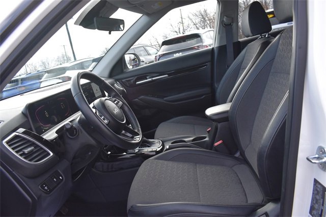 Certified 2025 Kia Seltos S image 18