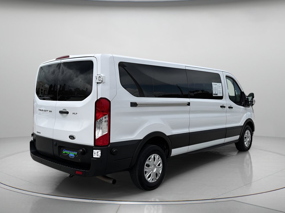 Used 2024 Ford Transit 350 XLT RWD image 3