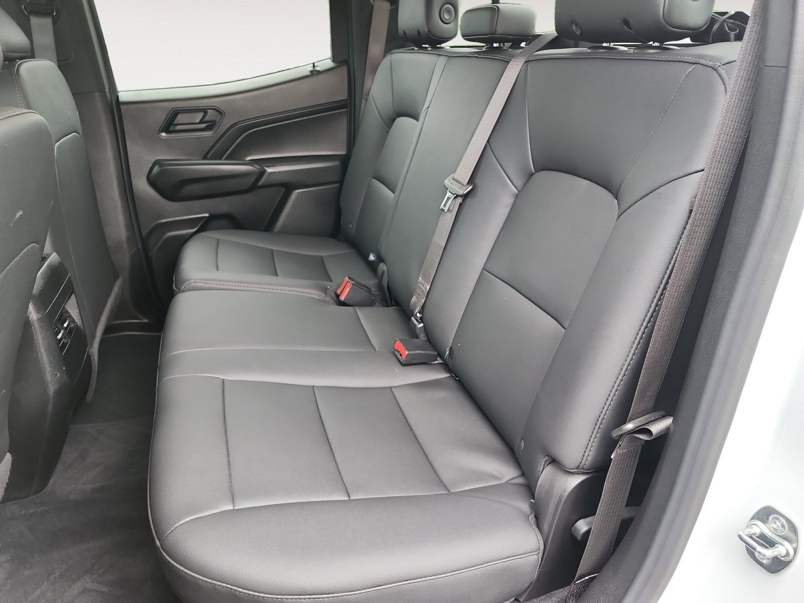 Used 2025 Chevrolet Colorado Trail Boss AWD/4WD image 13