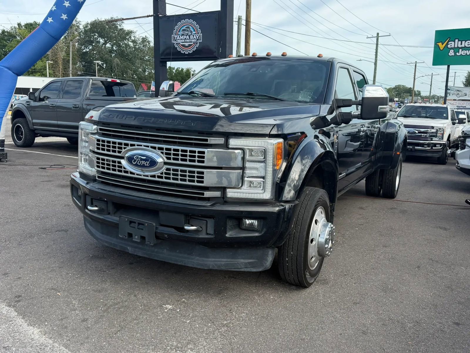 Used 2018 Ford F450 Platinum w/ Platinum Ultimate Package AWD/4WD image 4
