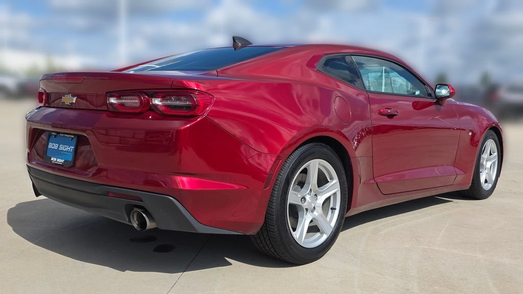 Used 2023 Chevrolet Camaro LT RWD image 5