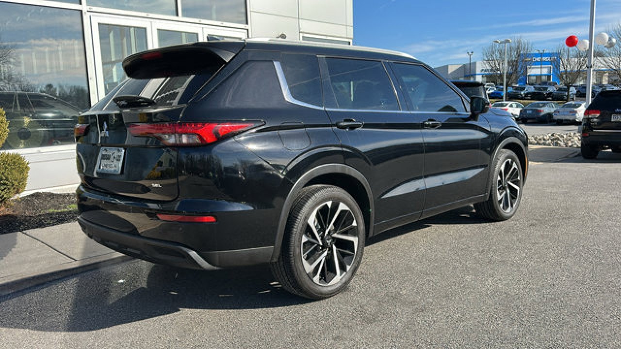 Used 2022 Mitsubishi Outlander SEL image 8