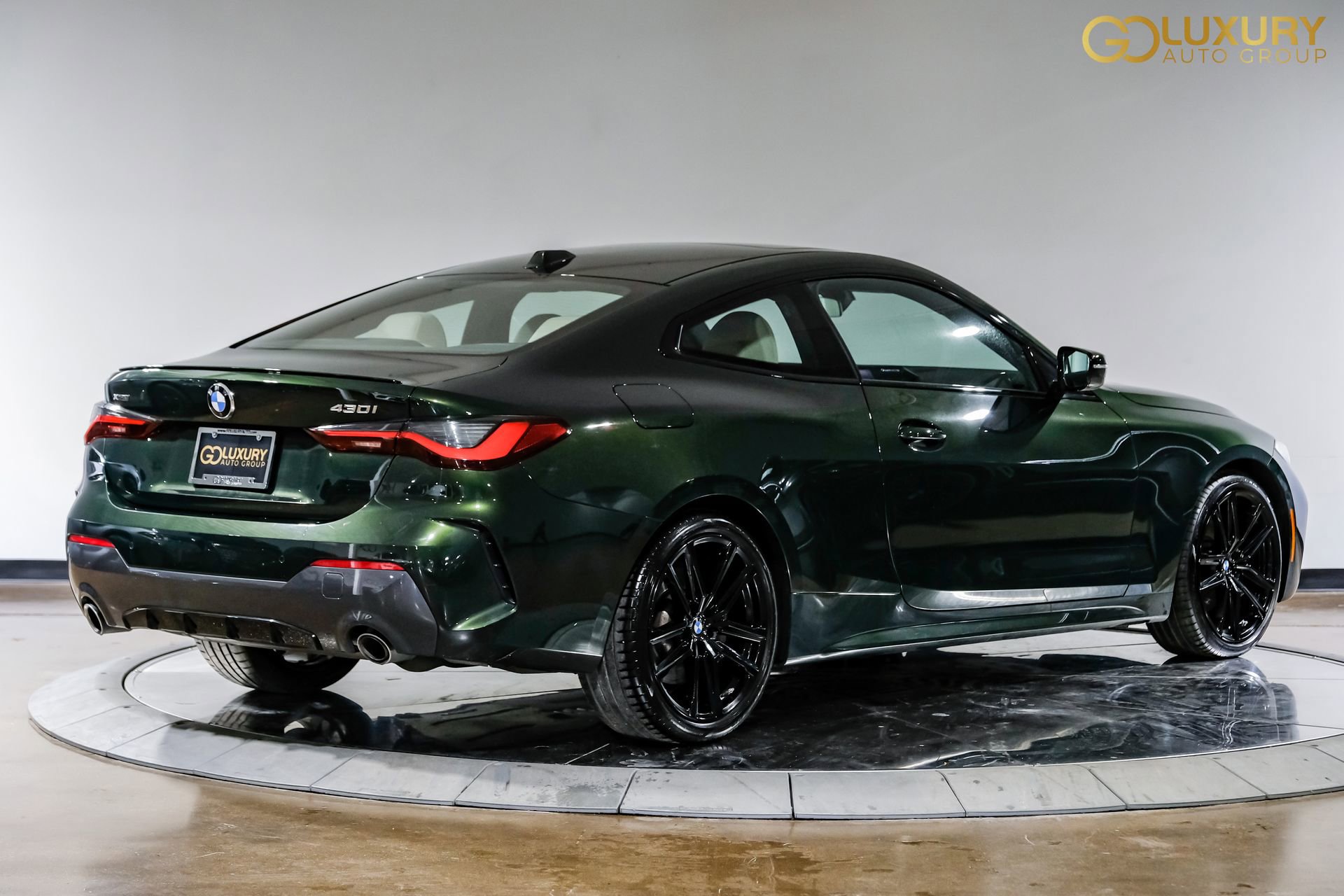 Used 2024 BMW 430i xDrive Coupe w/ M Sport Package AWD/4WD image 9