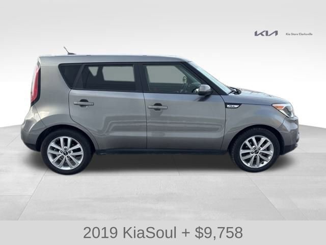 Used 2019 Kia Soul + image 9