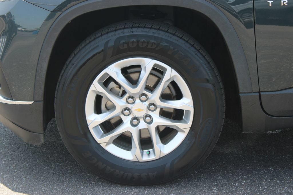 Used 2020 Chevrolet Traverse LT FWD image 21
