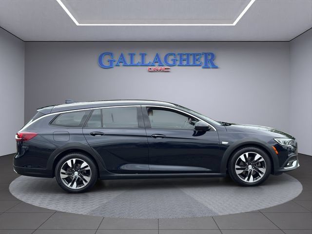 Used 2018 Buick Regal Preferred w/ Sights and Sounds Package AWD/4WD image 3