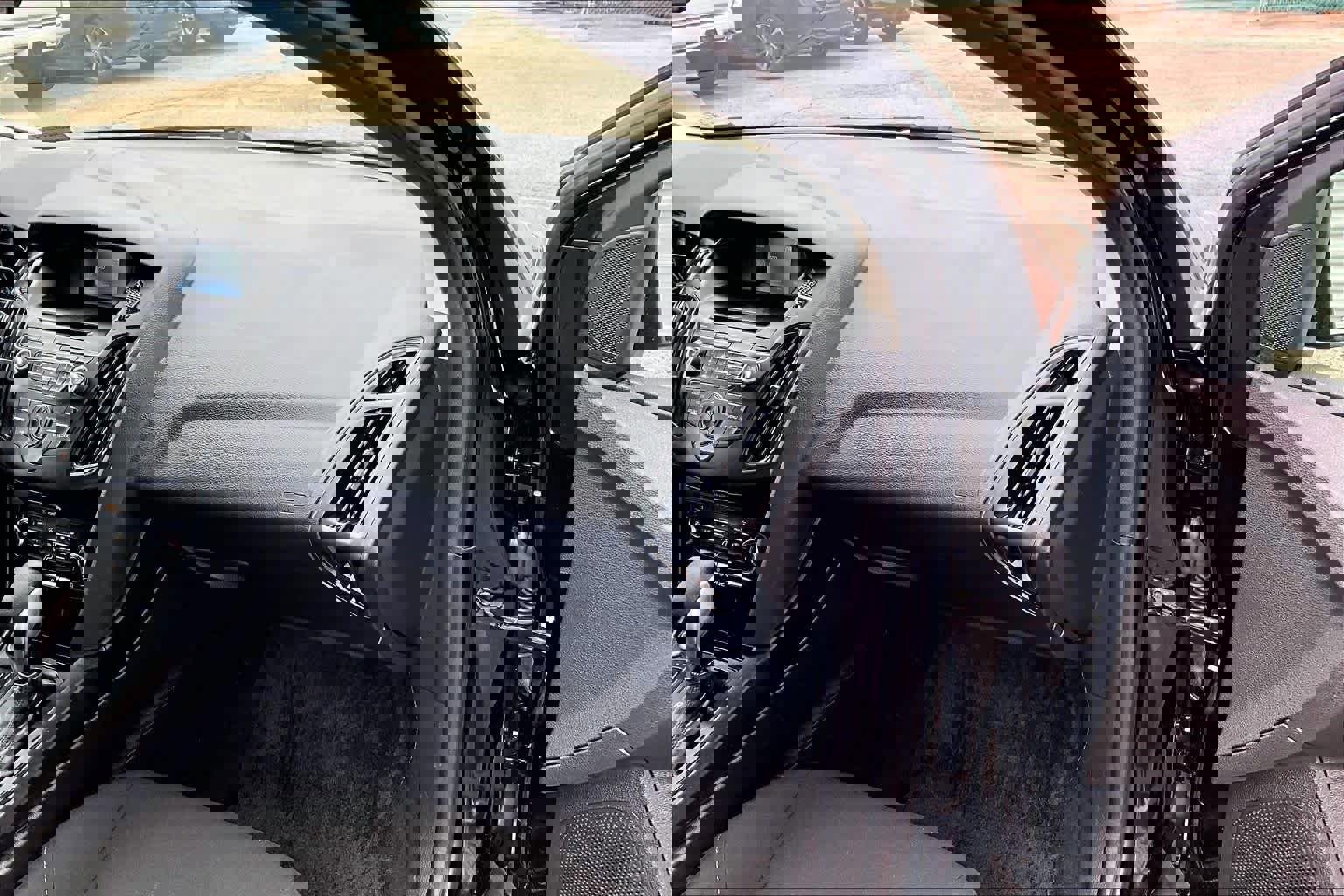 Used 2017 Ford Focus S image 17