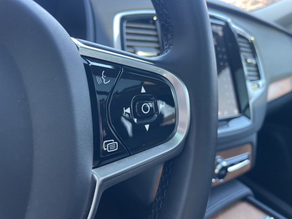 Certified 2023 Volvo XC90 B6 Plus image 41