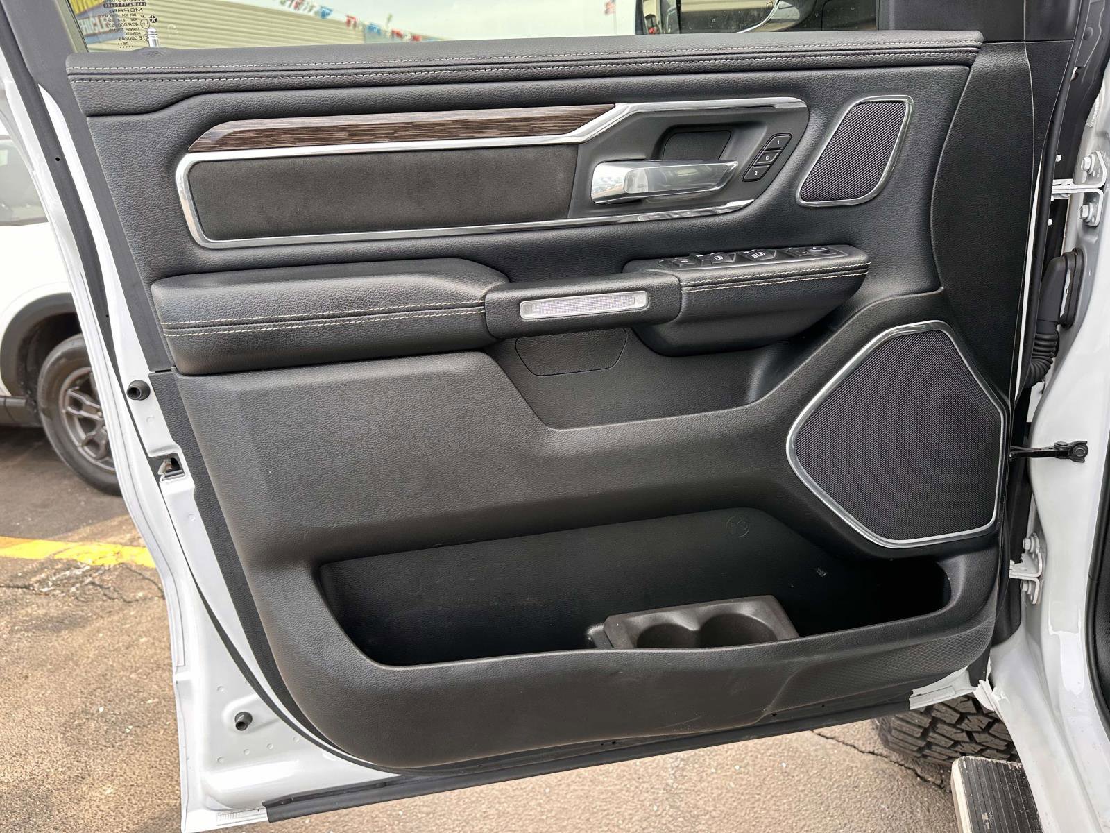 Used 2019 RAM 1500 Laramie image 9