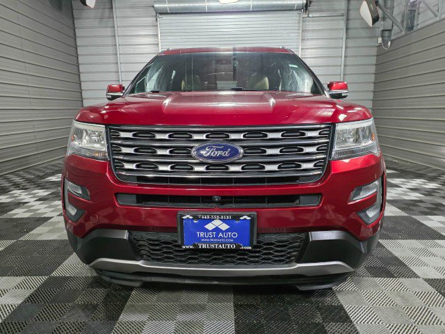 Used 2017 Ford Explorer Limited w/ Equipment Group 301A AWD/4WD image 3