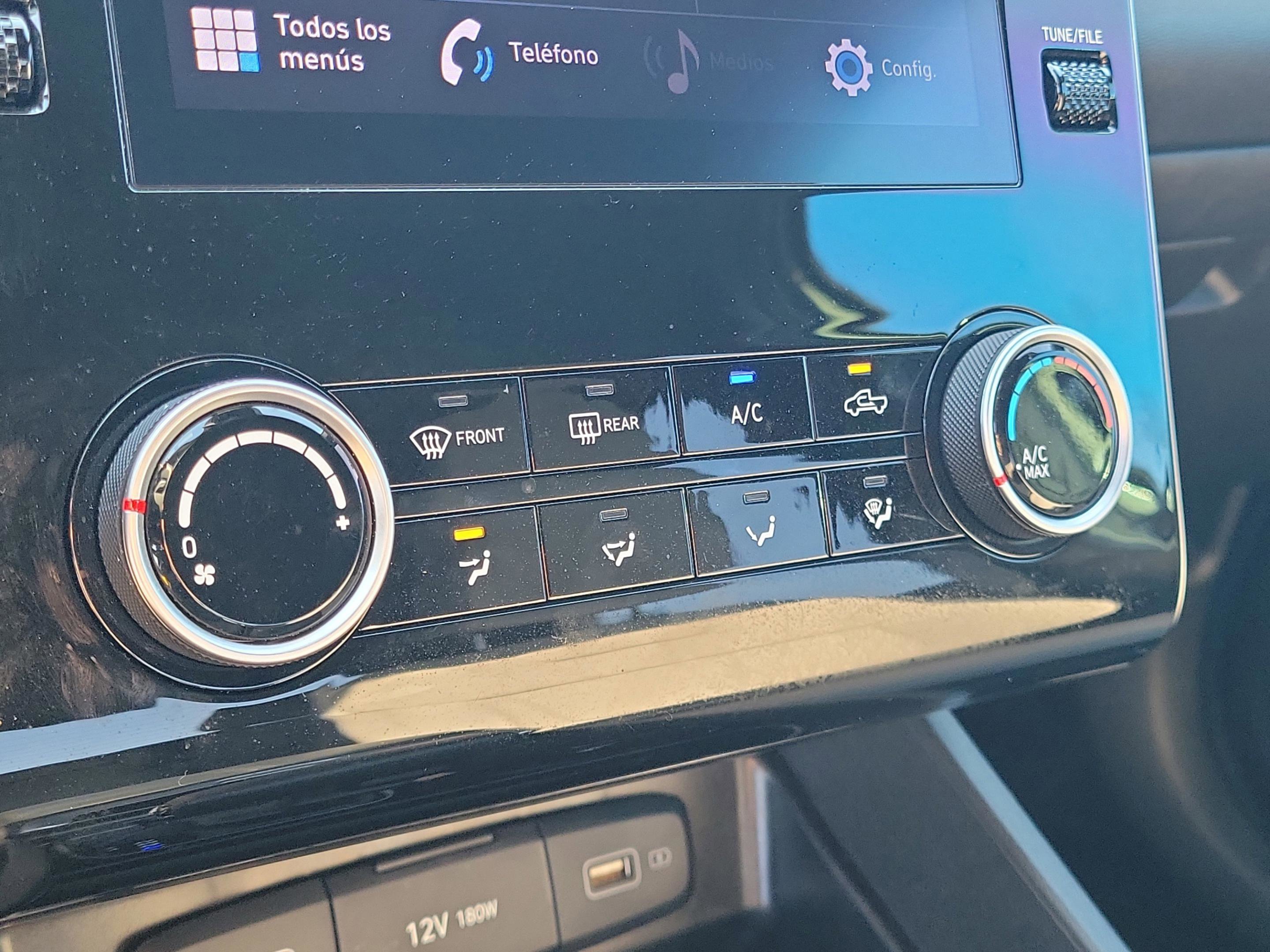 Used 2023 Hyundai Santa Cruz SE image 25