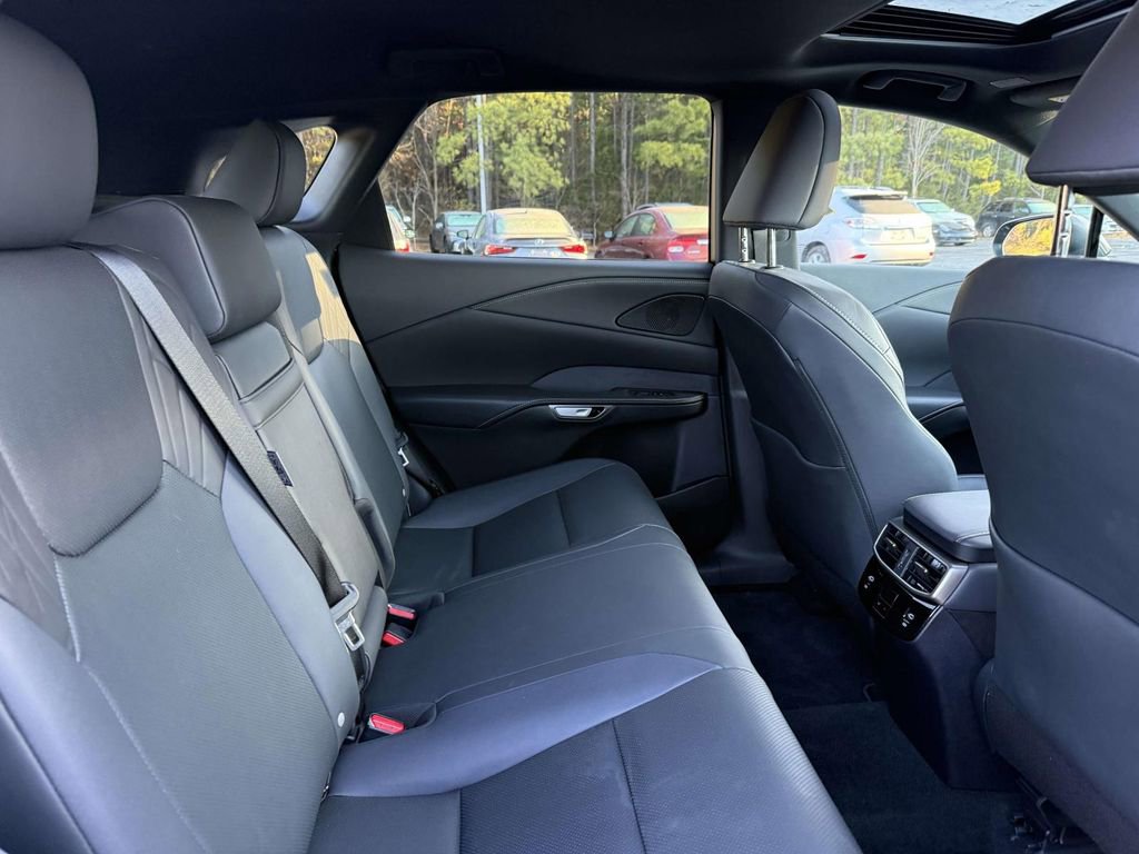 Used 2025 Lexus RX 350 Premium image 17
