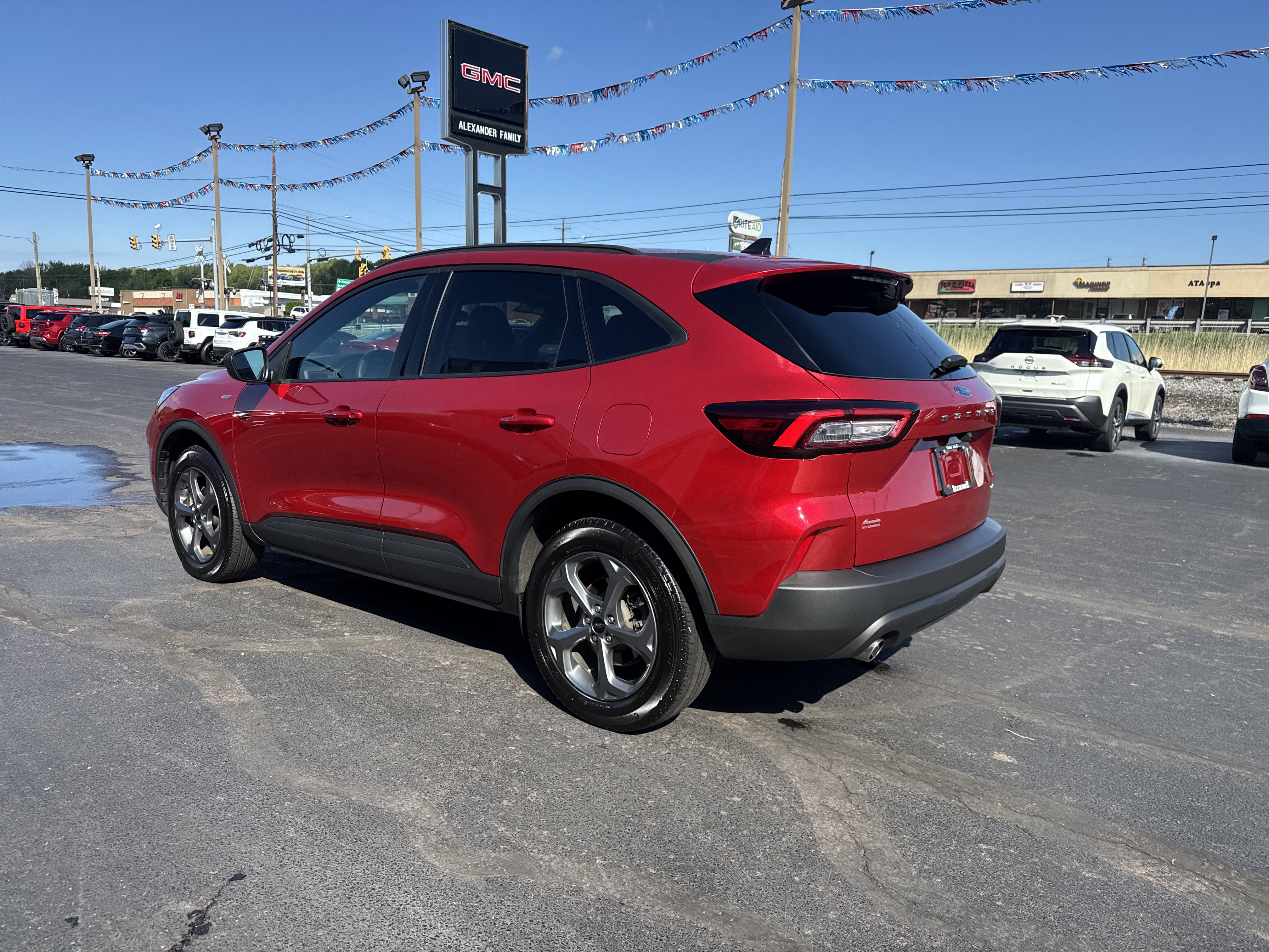 Used 2025 Ford Escape ST-Line AWD/4WD image 8