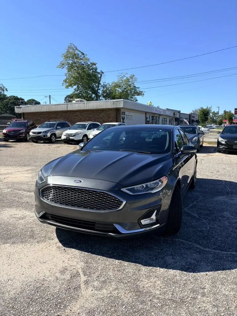 Used 2019 Ford Fusion Titanium FWD image 2
