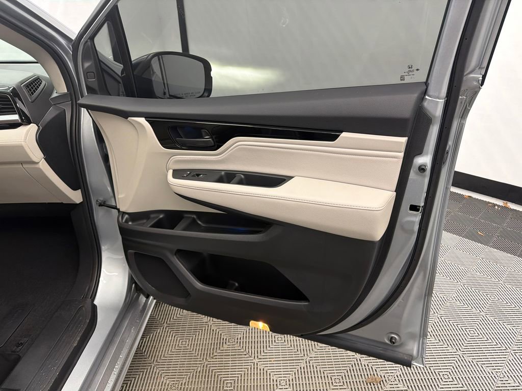 Used 2026 Honda Odyssey Touring image 16