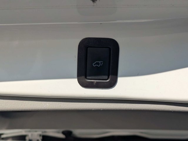 Used 2018 Toyota Highlander Limited FWD image 14