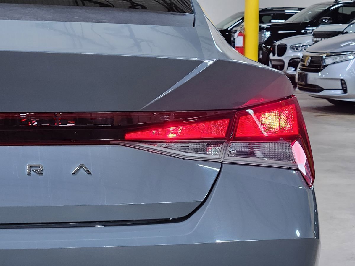 Used 2022 Hyundai Elantra SEL w/ Convenience Package FWD image 22