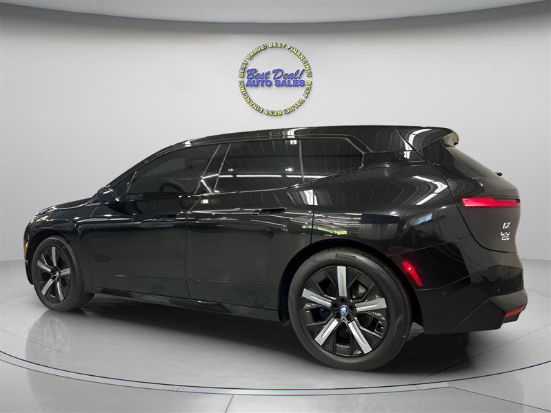 Used 2024 BMW iX xDrive50 w/ Premium Package AWD/4WD image 4