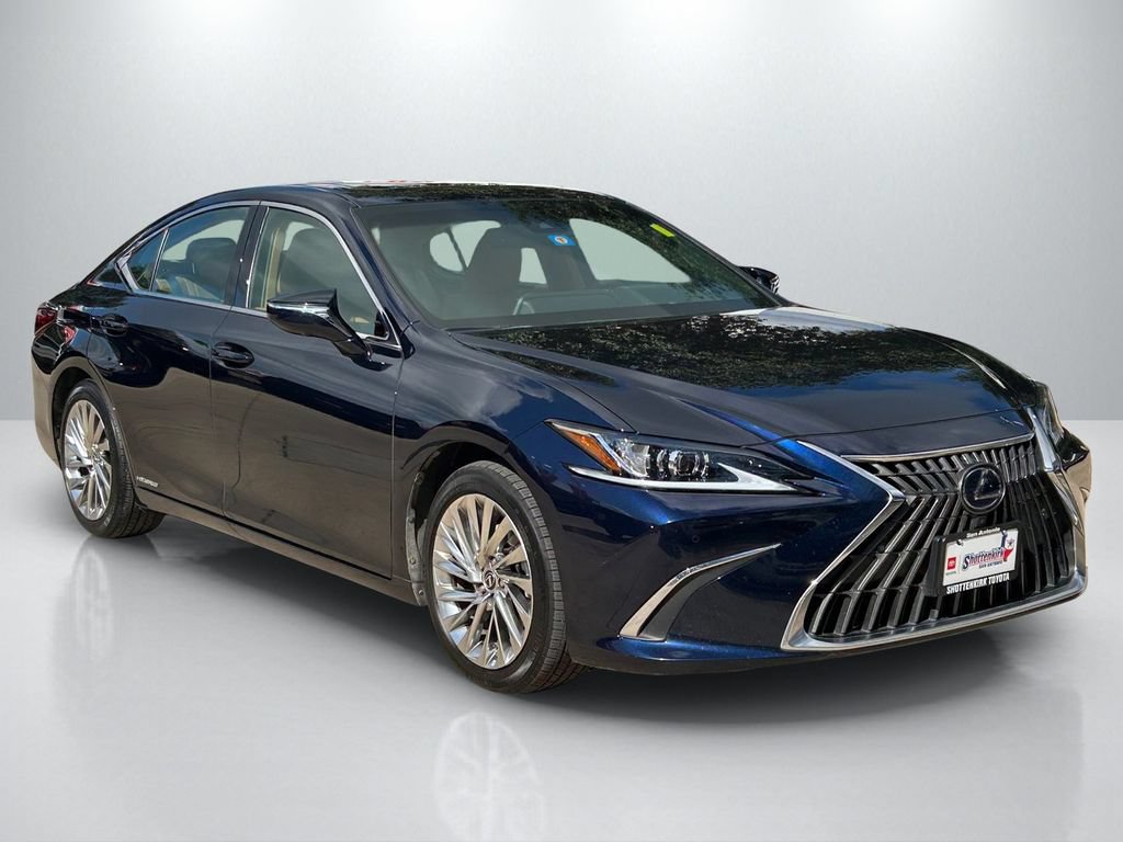 Used 2022 Lexus ES 300h w/ Luxury Package FWD image 3