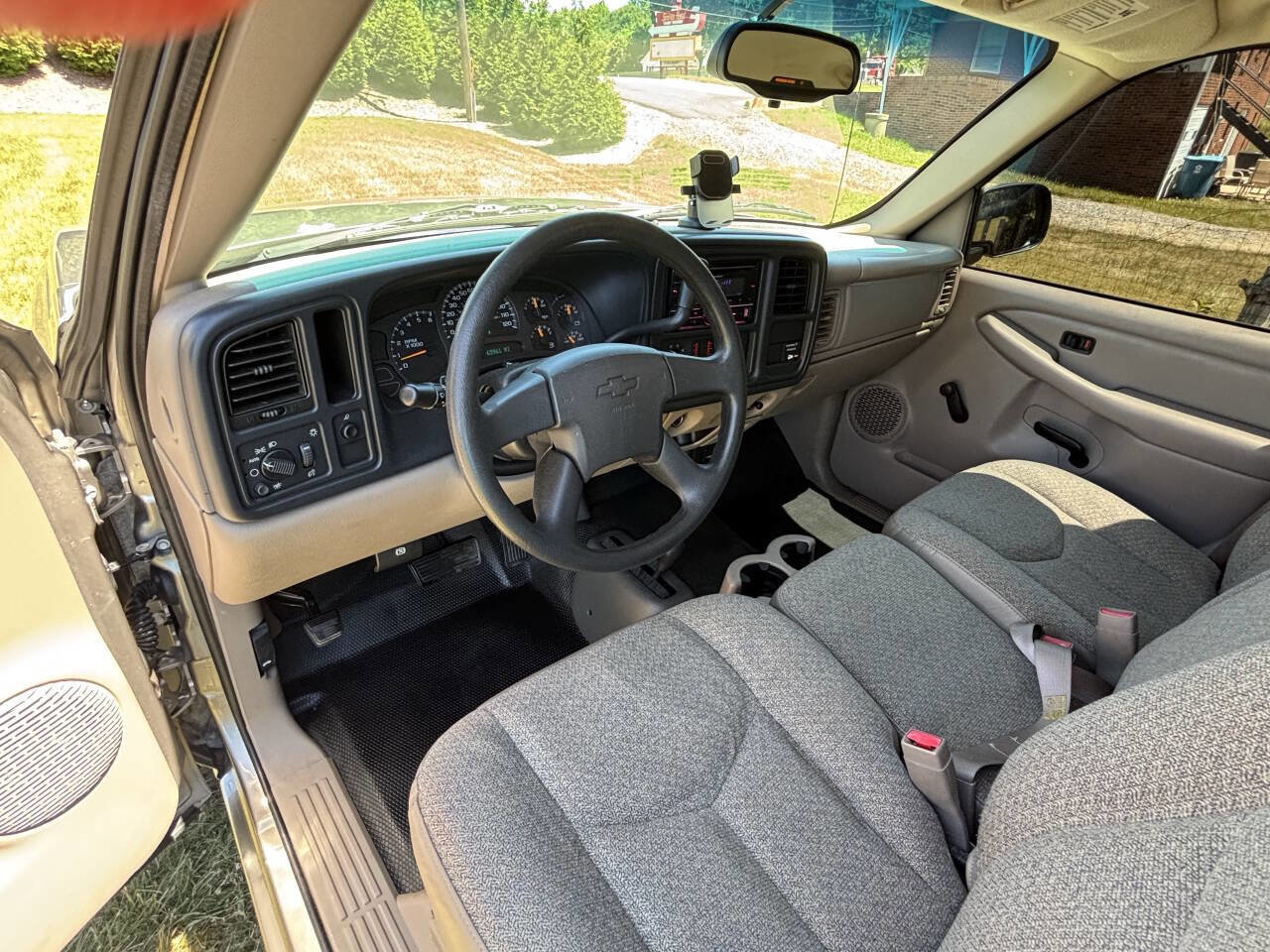 Used 2003 Chevrolet Silverado 1500 W/T AWD/4WD image 8