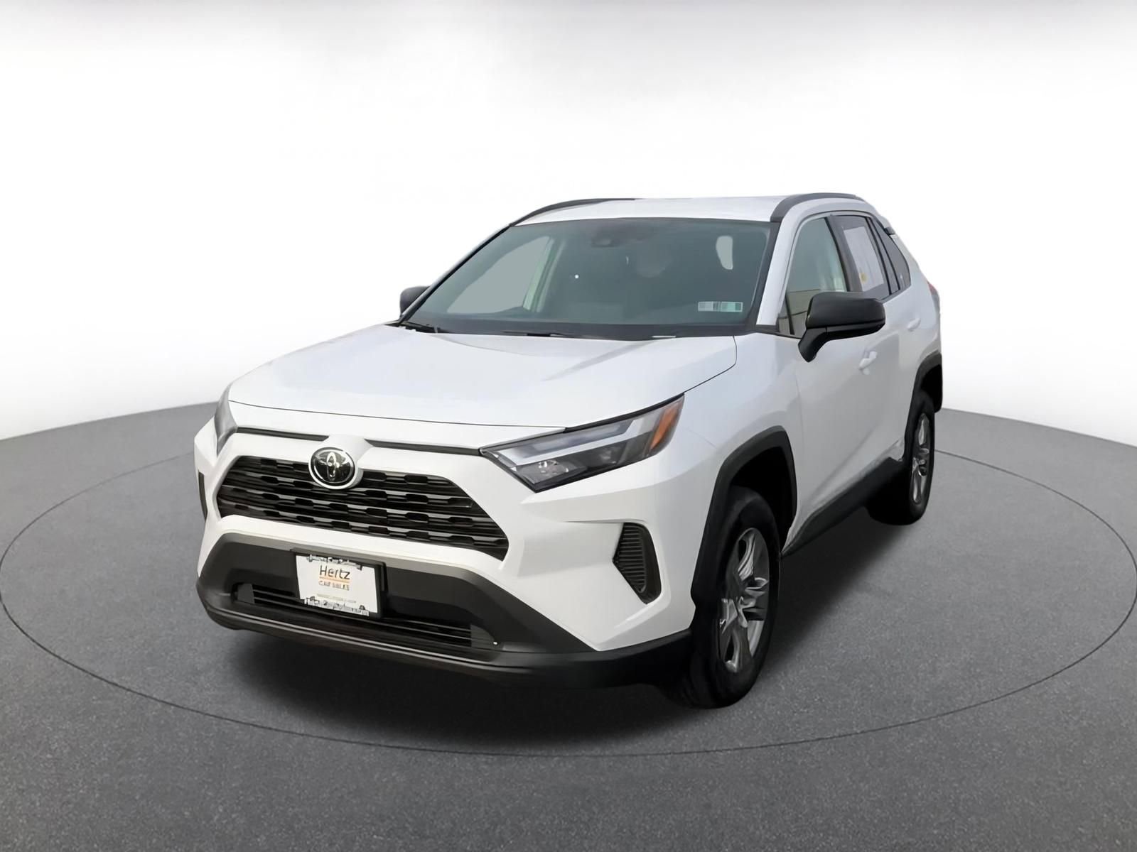Used 2025 Toyota RAV4 LE image 6