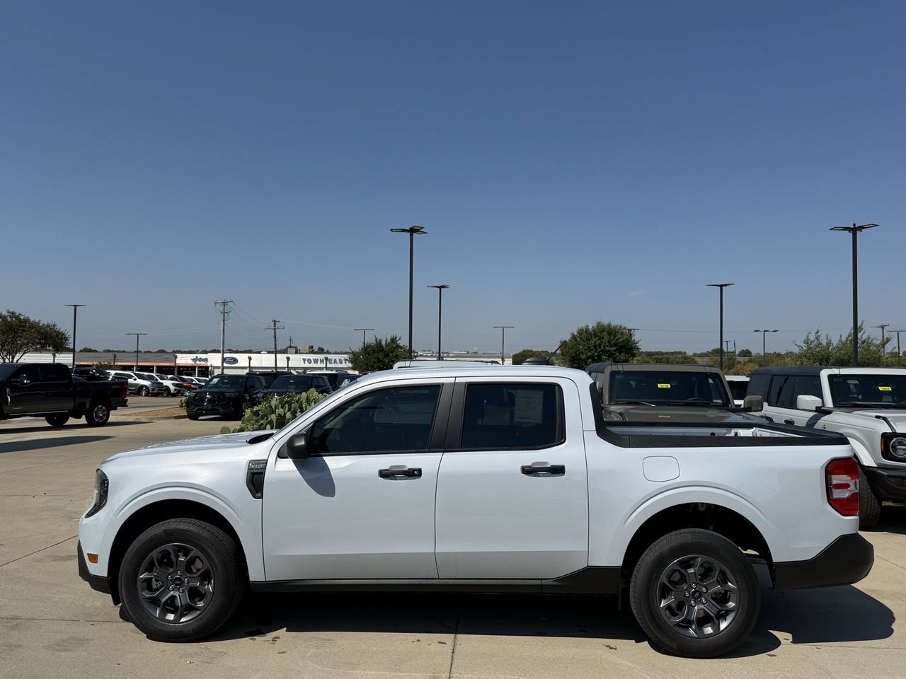 New 2026 Ford Maverick XLT FWD image 3