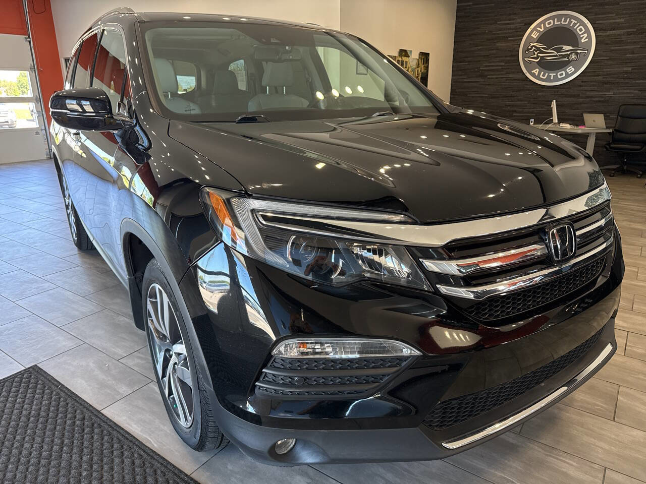 Used 2018 Honda Pilot Elite image 1