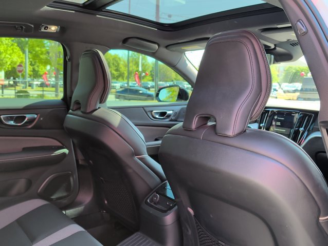 Used 2022 Volvo S60 T8 R-Design w/ Advanced Package image 18