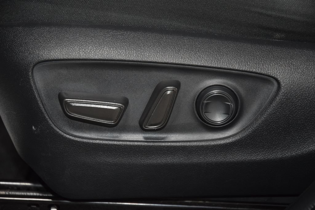 Used 2022 Toyota RAV4 XLE FWD image 39