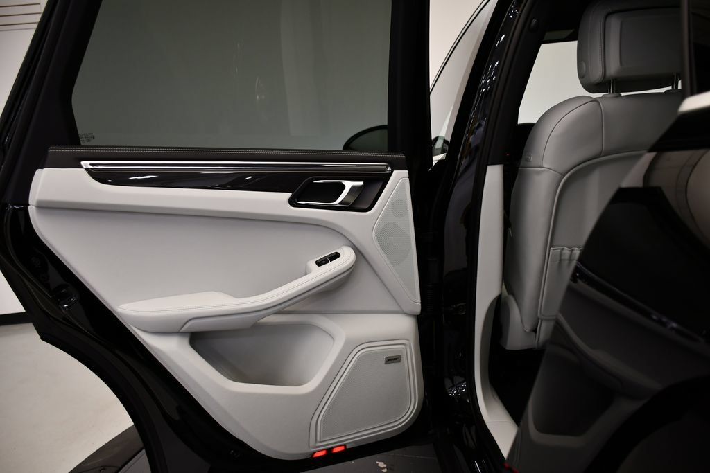Certified 2026 Porsche Macan Turbo AWD/4WD image 42