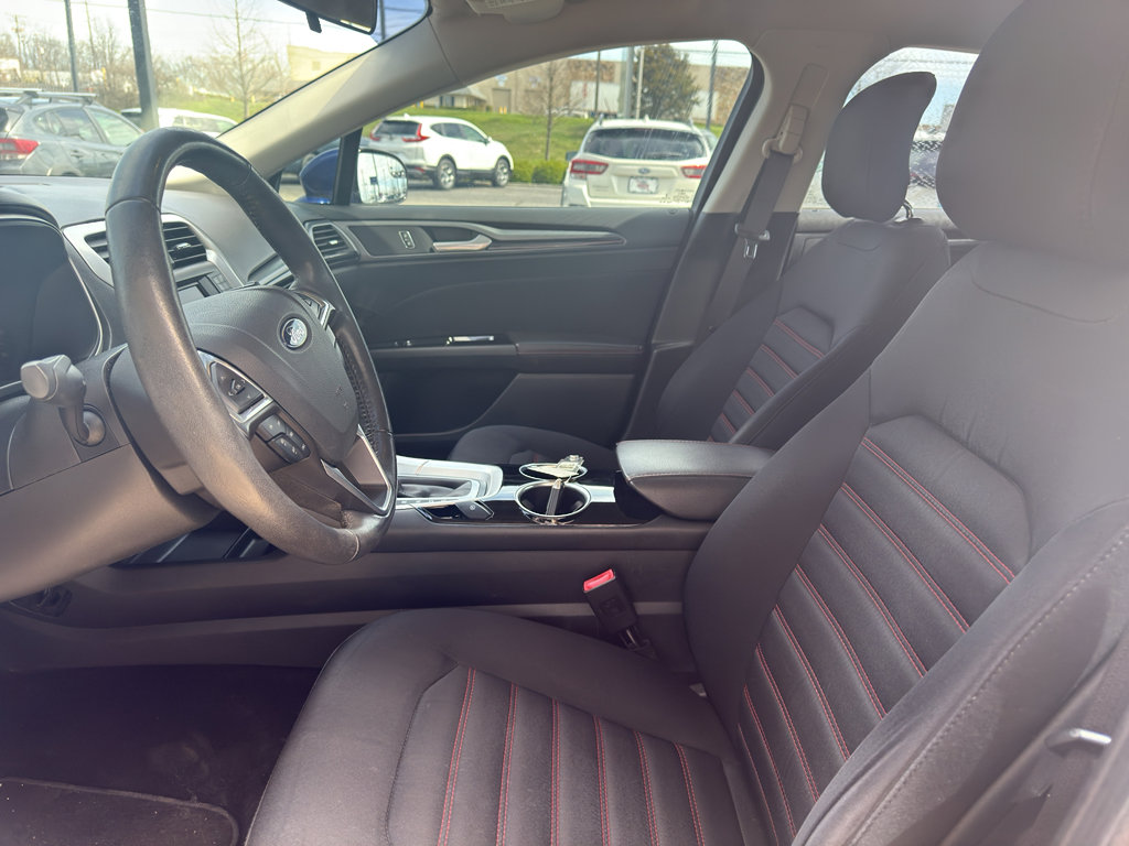 Used 2013 Ford Fusion SE image 9