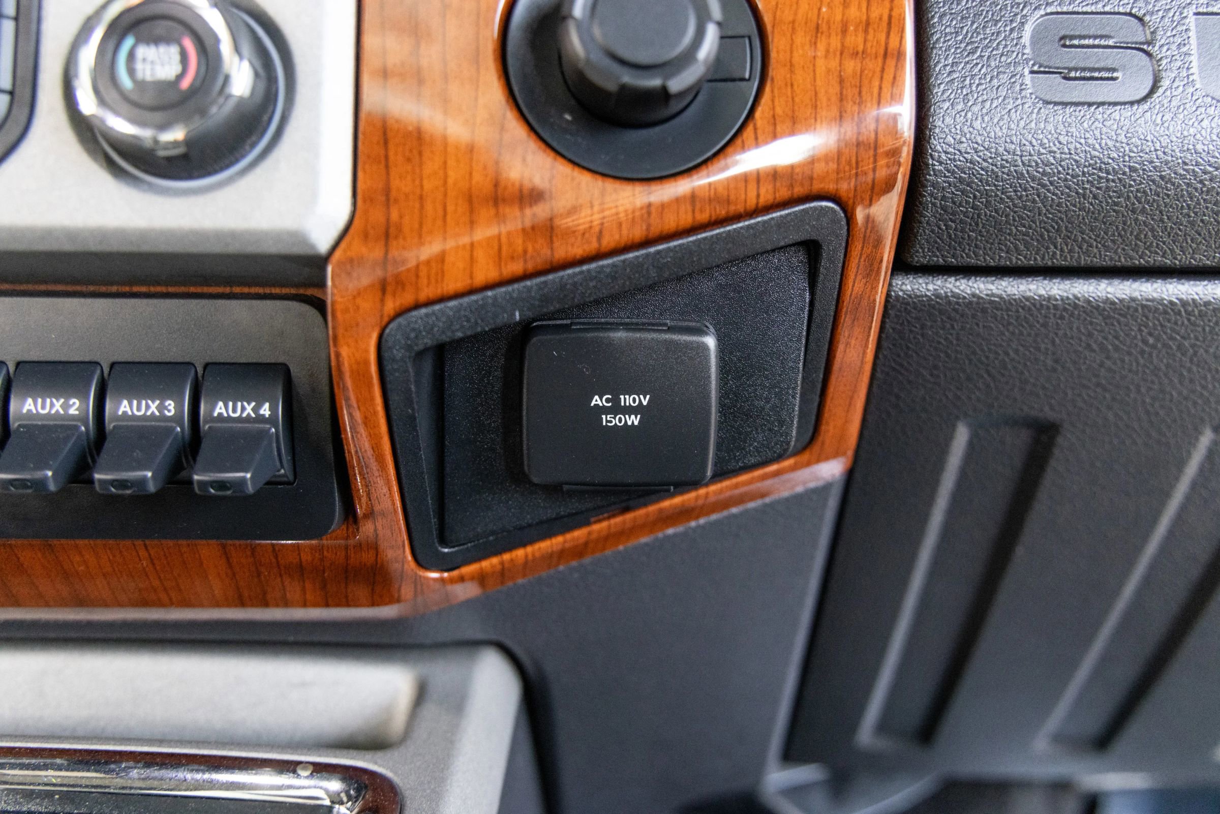 Used 2016 Ford F350 King Ranch w/ King Ranch w/Chrome Package AWD/4WD image 26