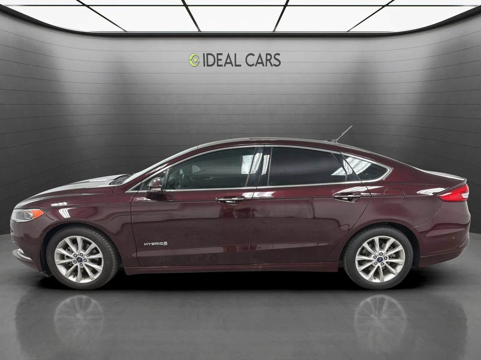 Used 2017 Ford Fusion SE w/ Equipment Group 602A FWD image 8